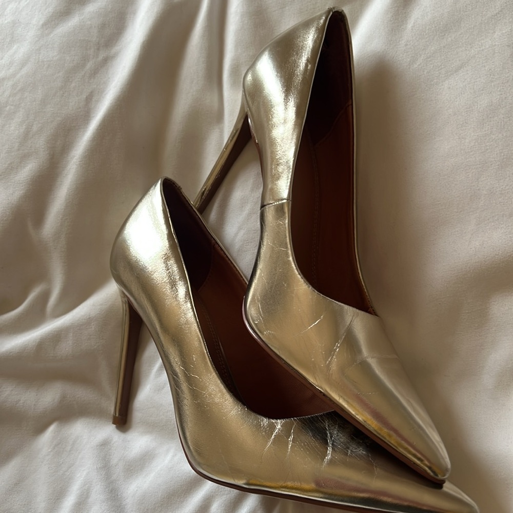 Gold heels - Picture 11 of 13